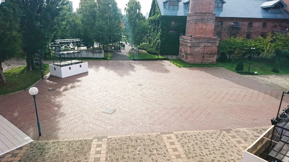 アリオ札幌会場「えんとつ広場」